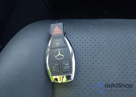 2009 Mercedes-Benz C 300 Luxury 4Matic/Sport 4Matic из США, поврежденный, VIN WDDGF81X29F215578